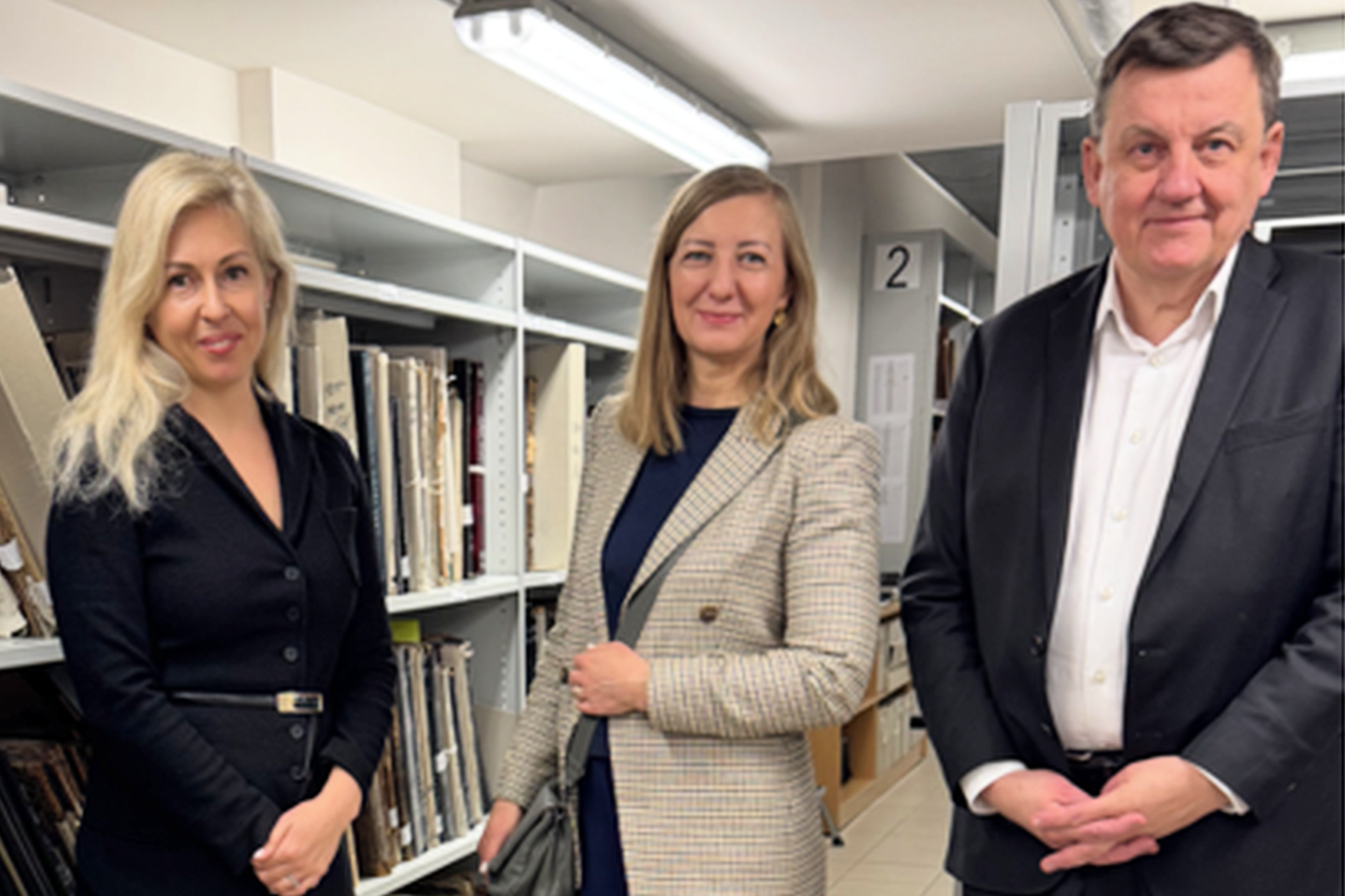 Lietuvos vyriausioji archyvarė doc. dr. Inga Zakšauskienė, Lietuvos meno pažinimo centro TARTLE direktorė Jurgita Semenauskienė ir vienas iš steigėjų Rolandas Valiūnas